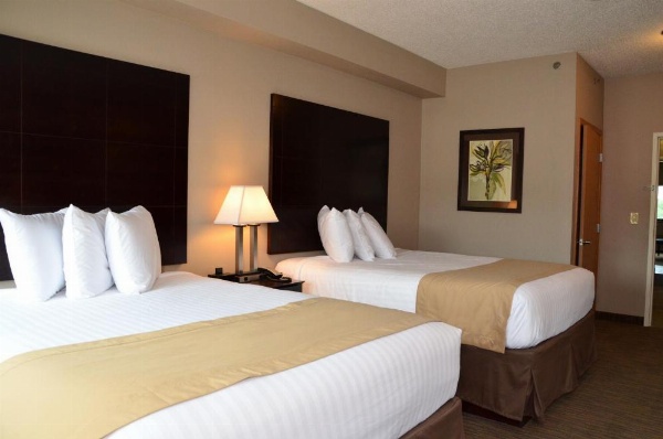 Qube Hotel - Polk City image 18