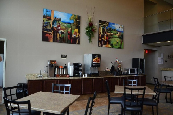 Qube Hotel - Polk City image 22